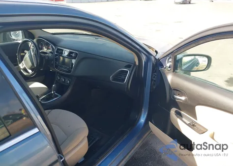 2011 Chrysler 200 Touring from USA, damaged, VIN 1C3BC1FG0BN536211